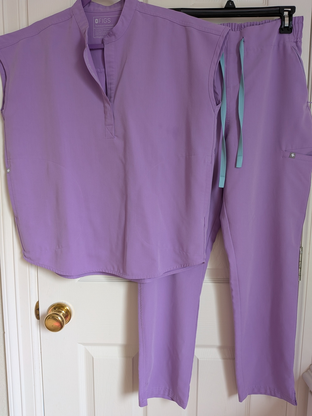 FIGS Women's Lilac Dawn Scrub Set - Top & Drawstring Pants